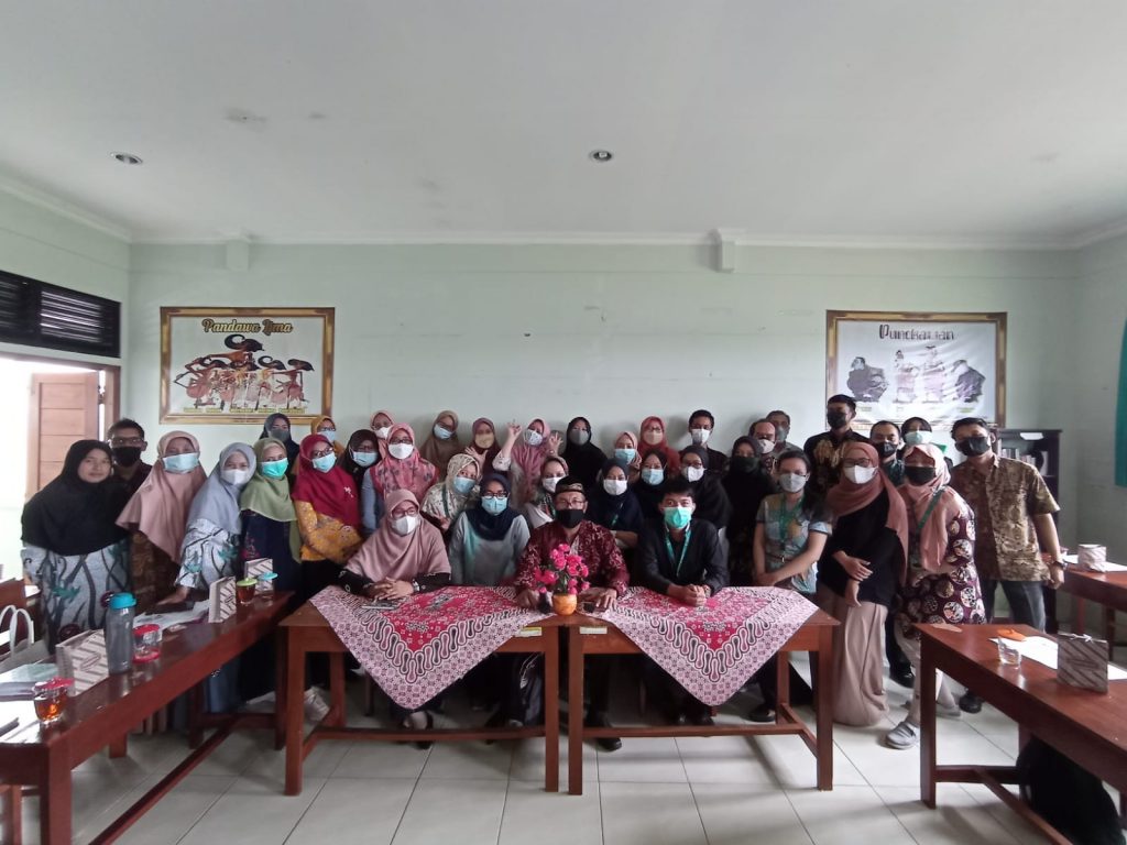 Upaya Peningkatan Mutu Pendidikan di  SMK Kesehatan Sadewa Yogyakarta Dengan Pembinaan Guru dan Tenaga Kependidikan